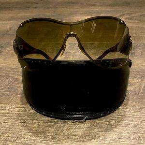 Gucci oversized sunglasses